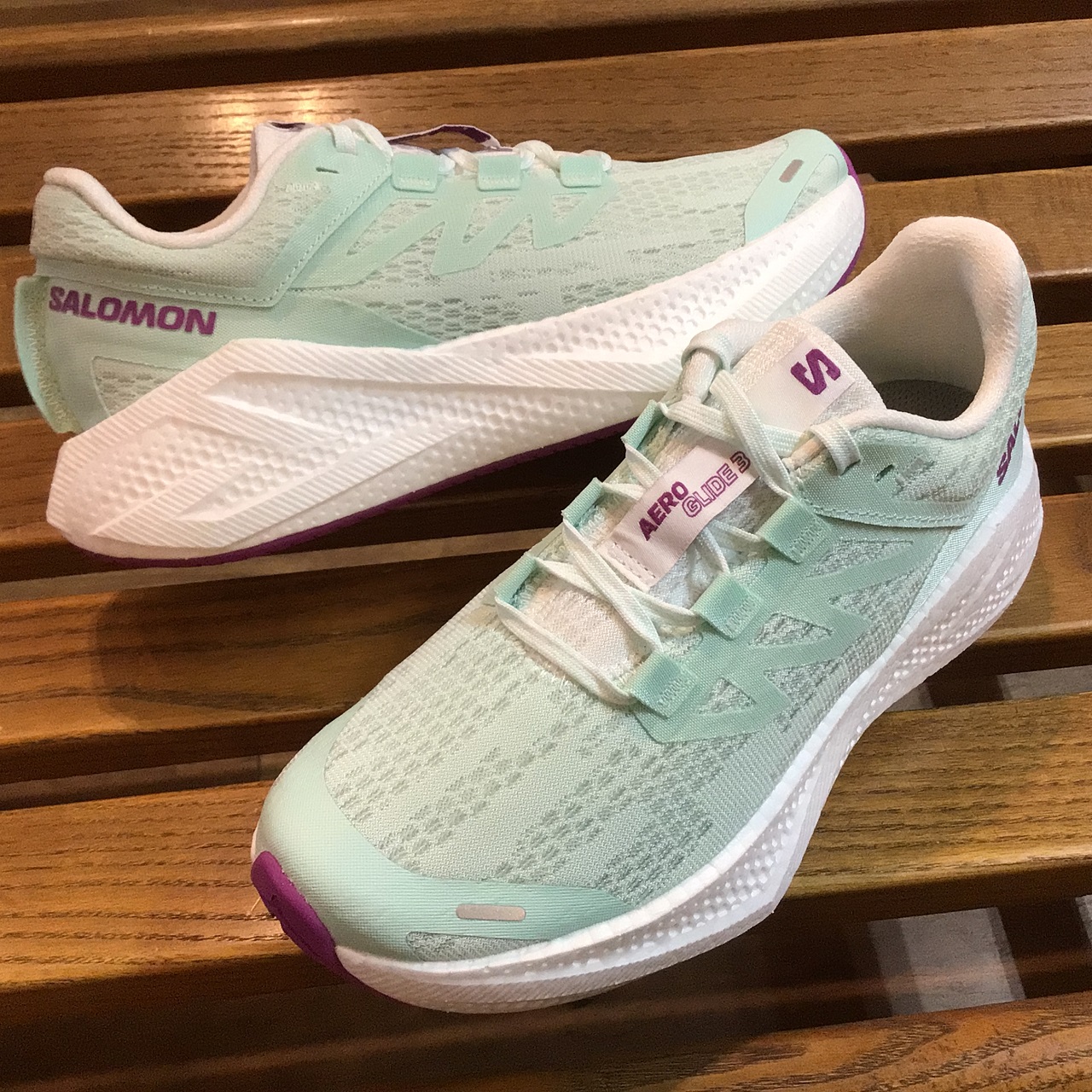 ミント×グレープが爽やか！サロモン「AERO GLIDE 3」。