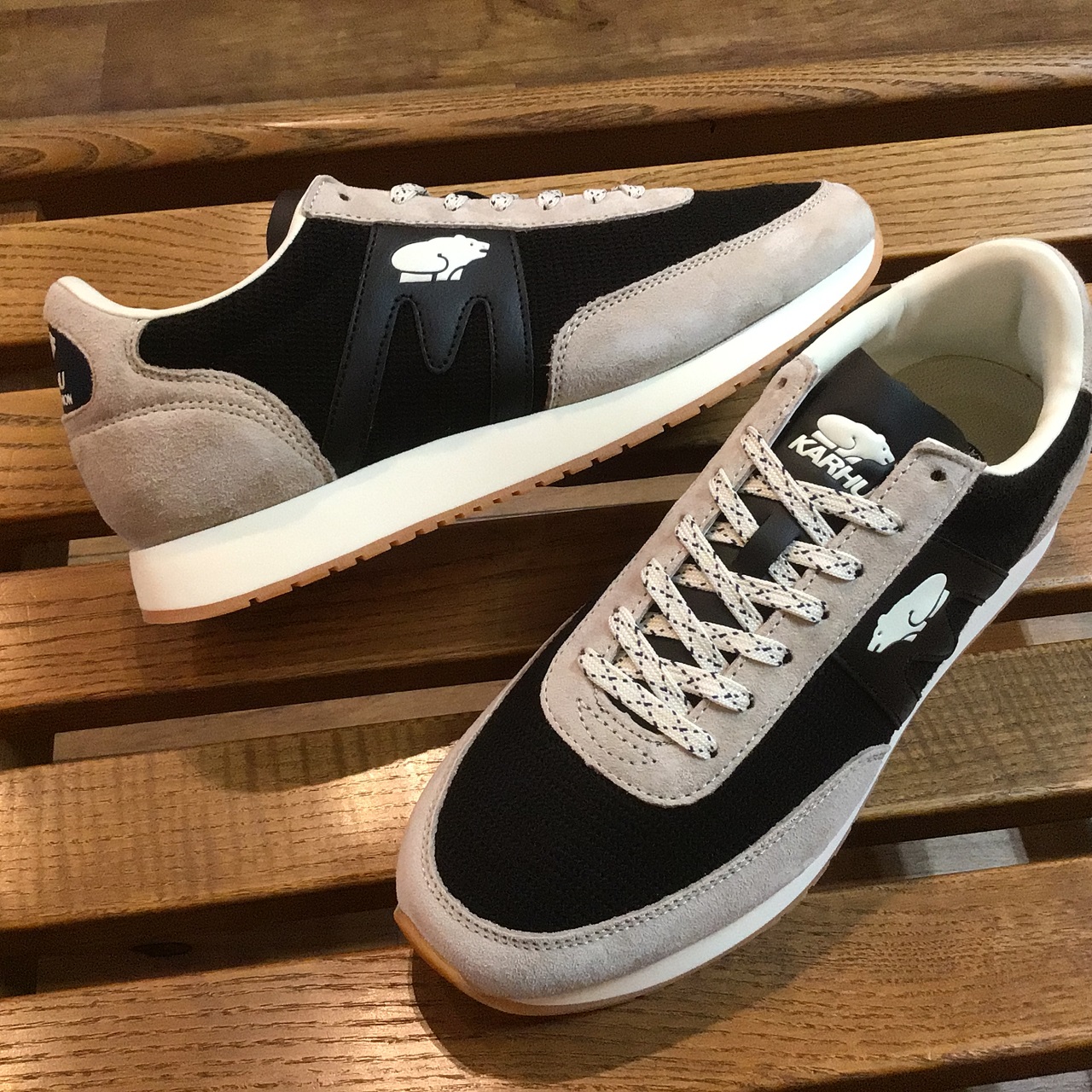 黒×グレージュがおしゃれ！カルフのアルバトロス。