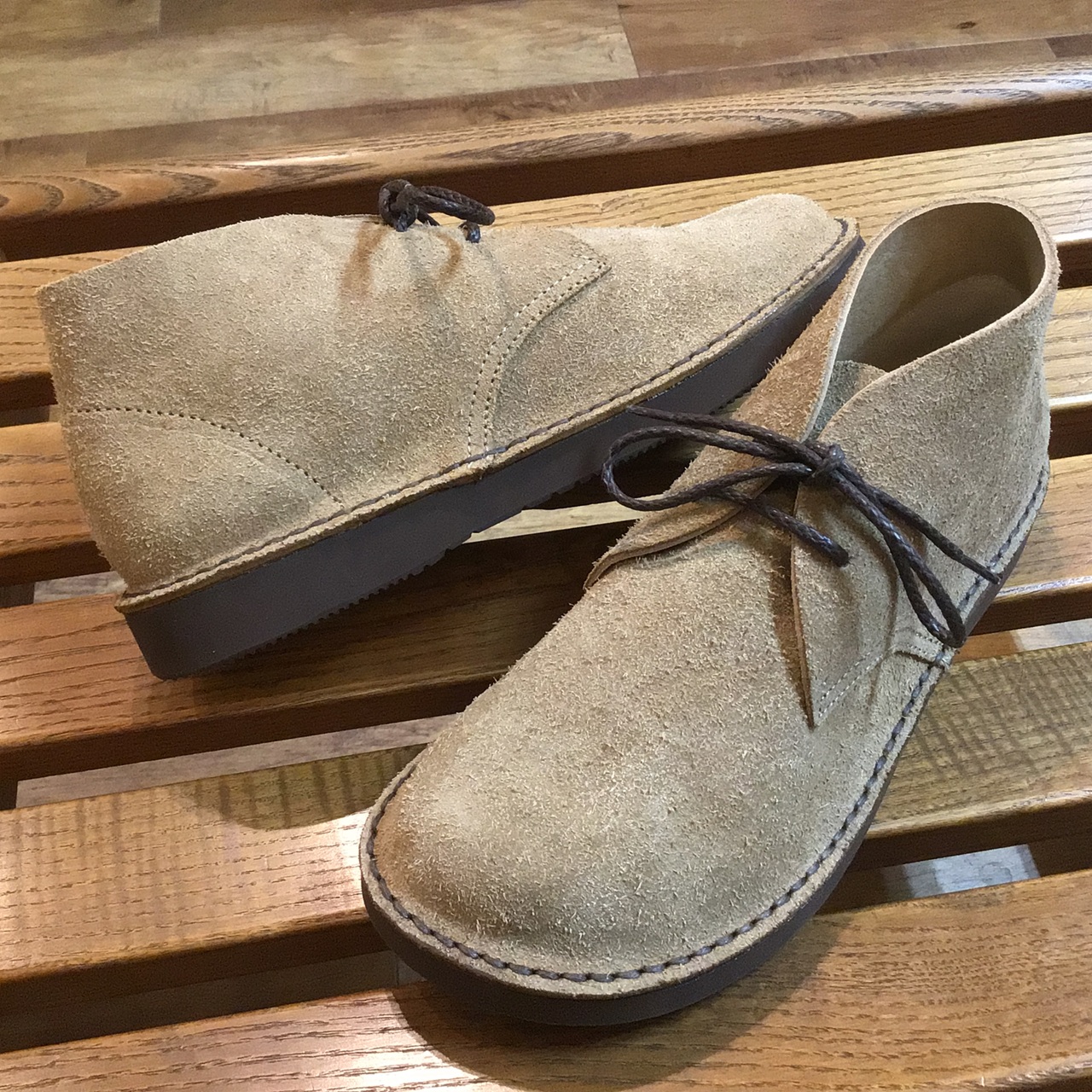 おしゃれなチャッカブーツ！オーガニックハンドルーム。