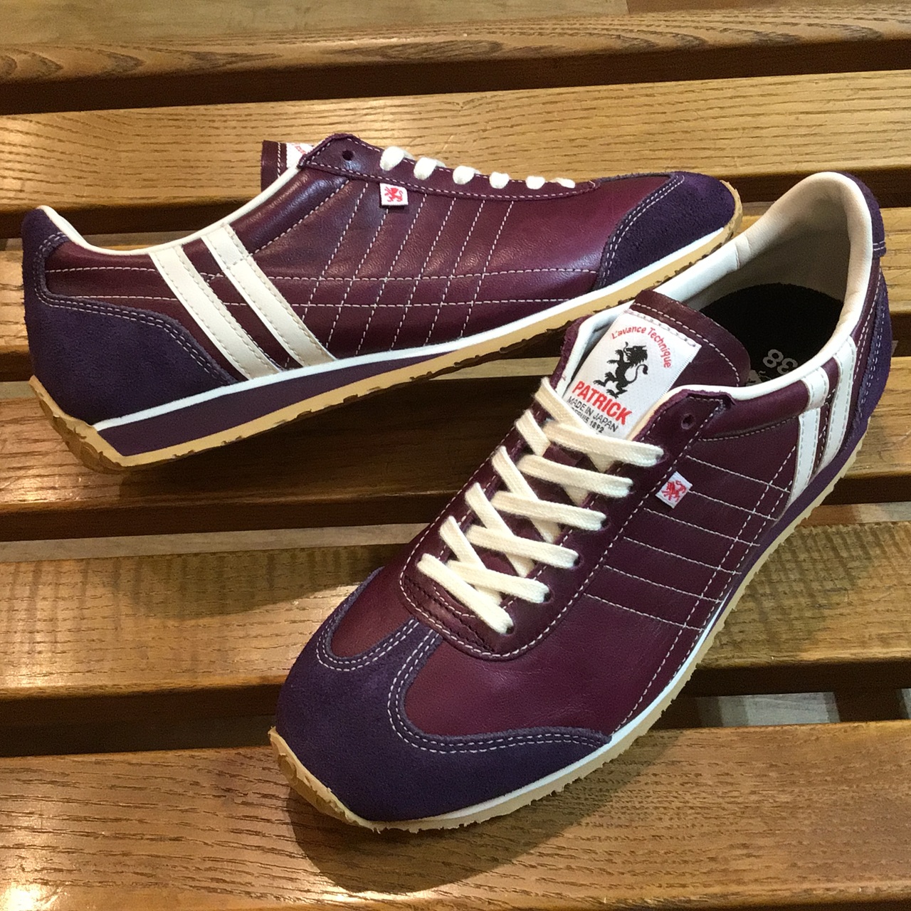 馬革パープルの限定カラー！パトリック「アイリス」。