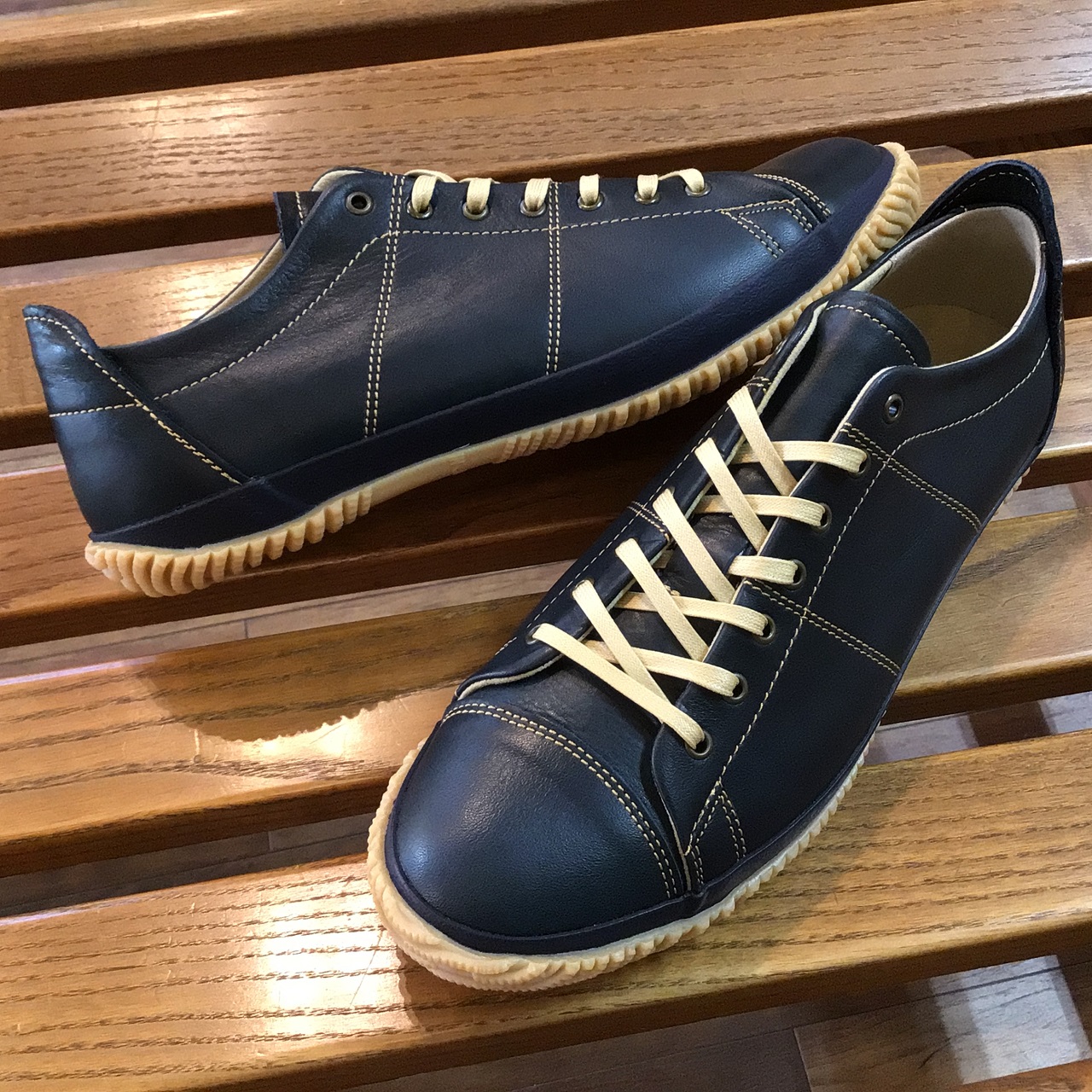 人気のスピングル「SP-272」。限定カラーのネイビーが再販！