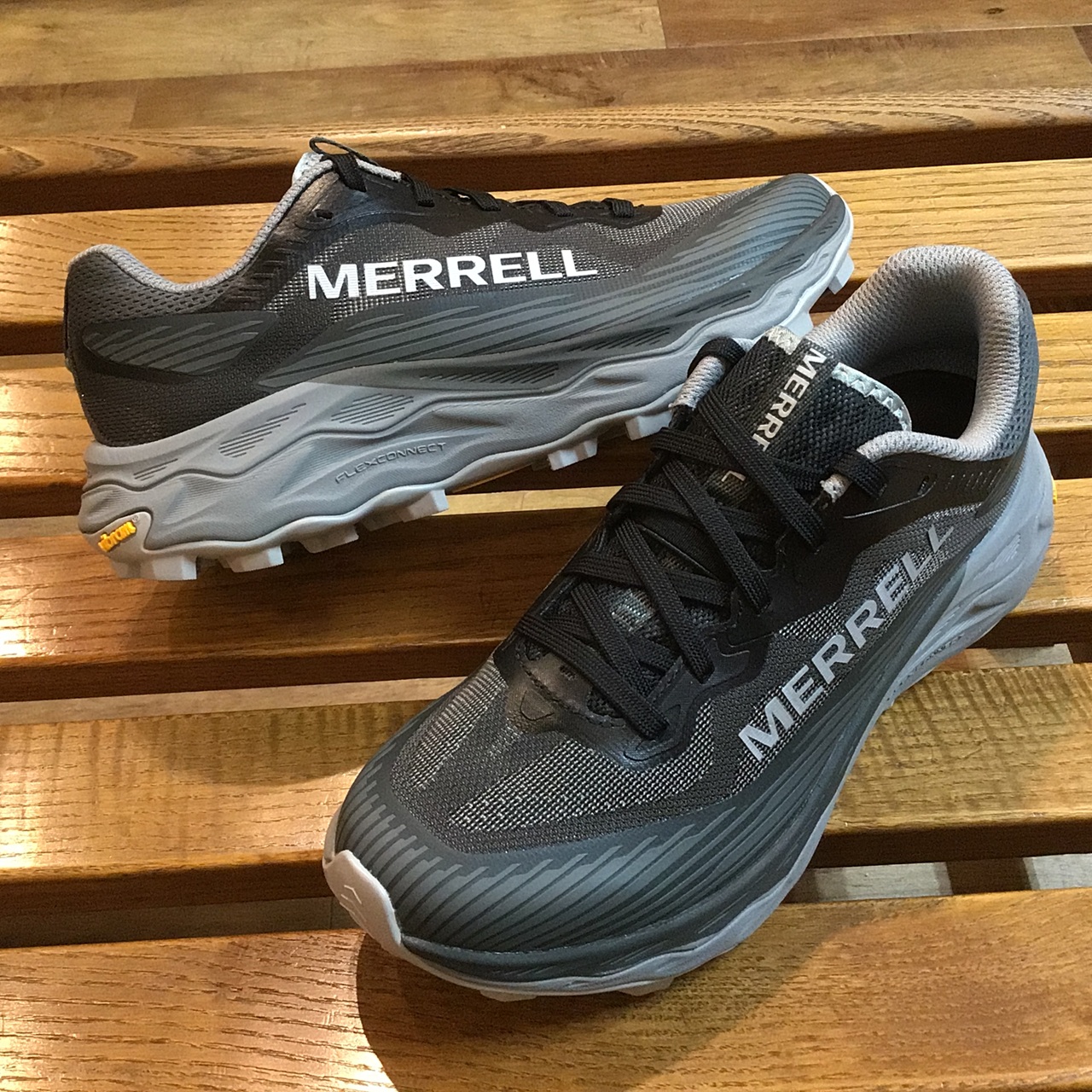 女性用のかっこいいトレランシューズ！メレルの新作「AGILITY PEAK 6」