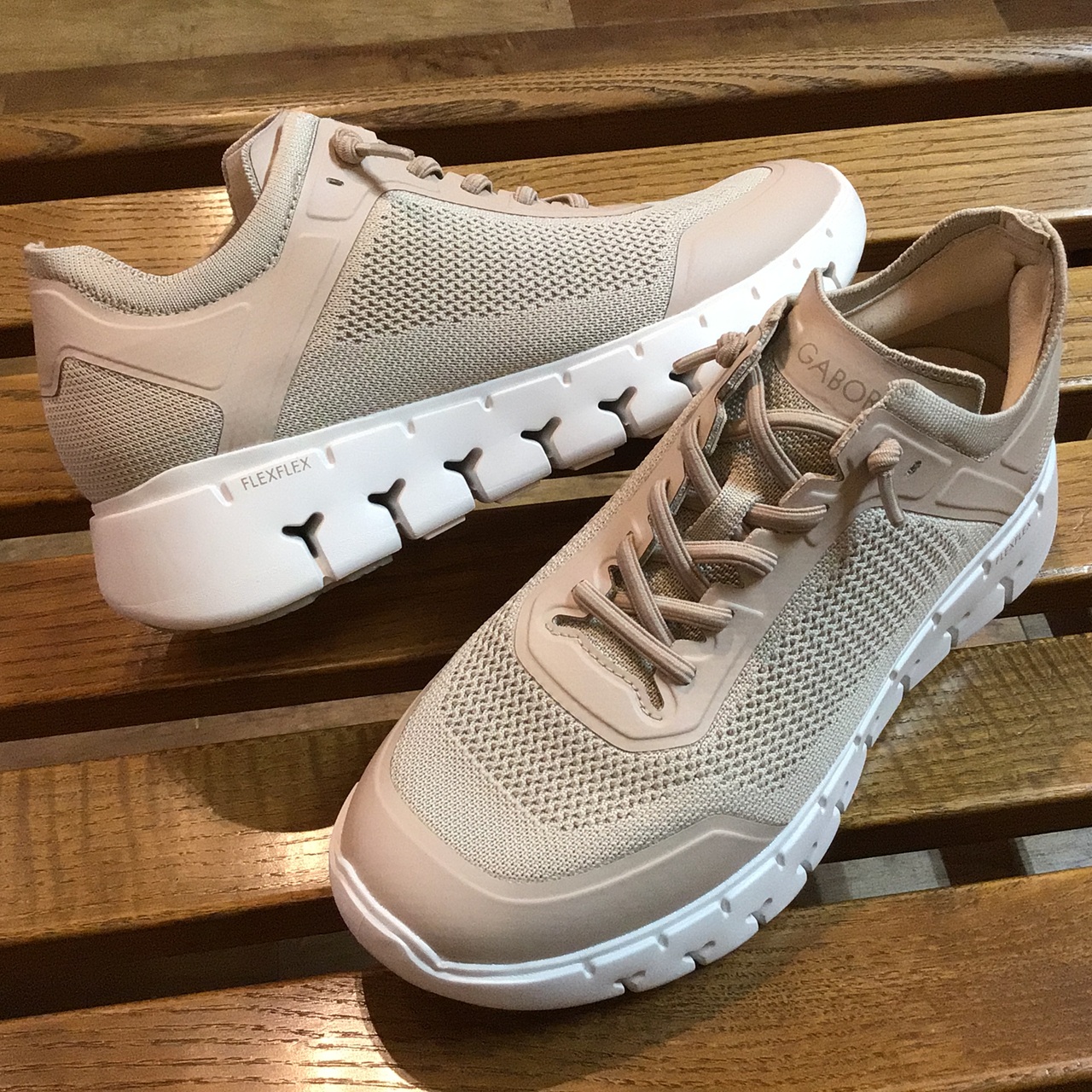 軽くてフレキシブル！ガボールのFLEXスニーカー。