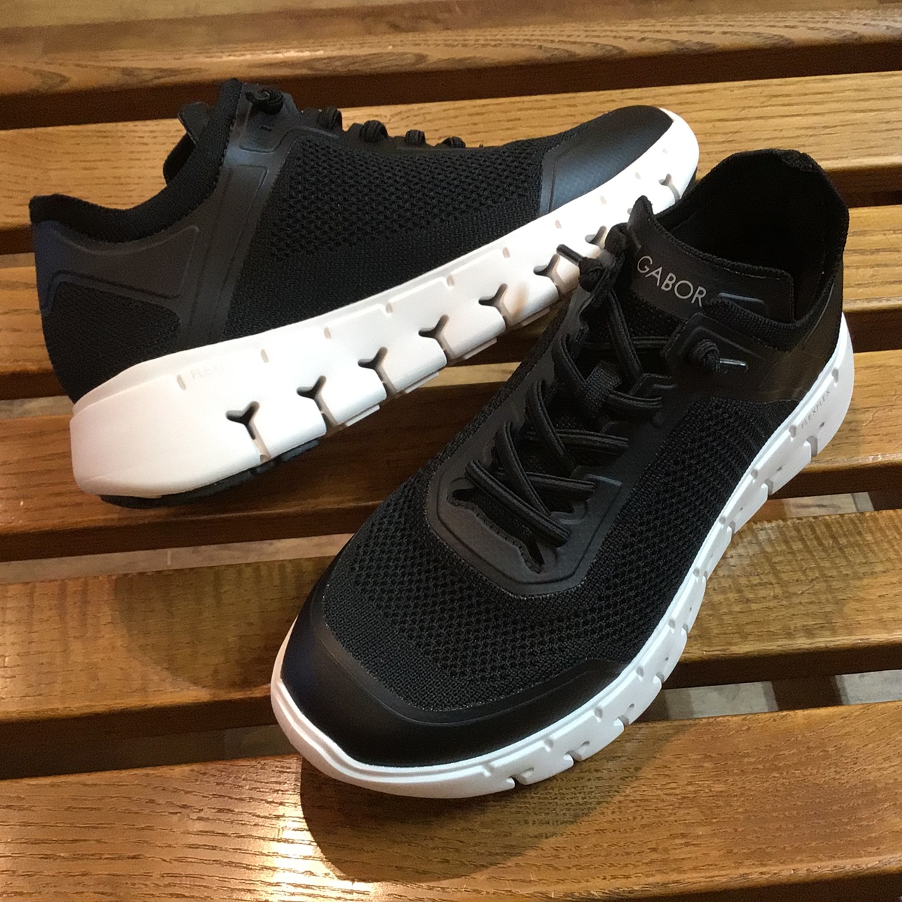足が喜ぶここちよさ！ガボールのFLEXスニーカー。